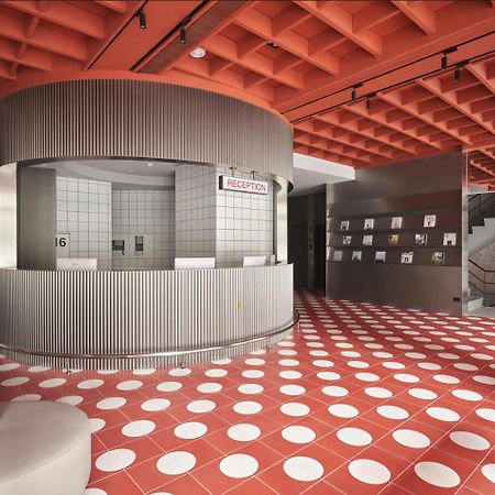 Reddot Hotel Taichung Bagian luar foto