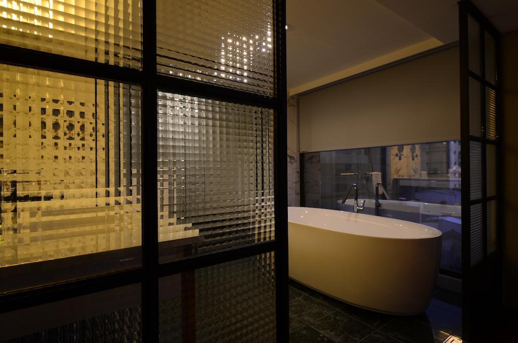 Reddot Hotel Taichung Bagian luar foto