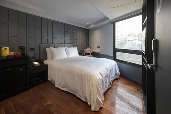 Reddot Hotel Taichung Bagian luar foto