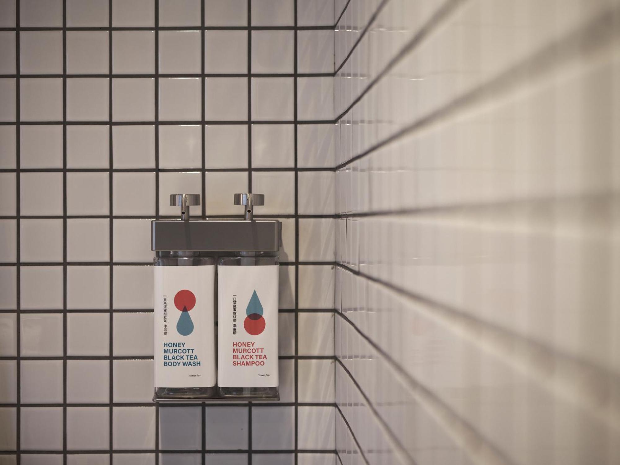 Reddot Hotel Taichung Bagian luar foto