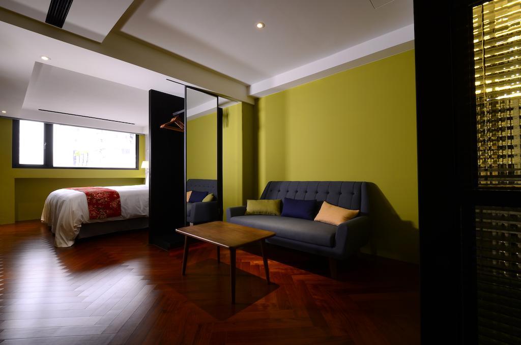 Reddot Hotel Taichung Bagian luar foto