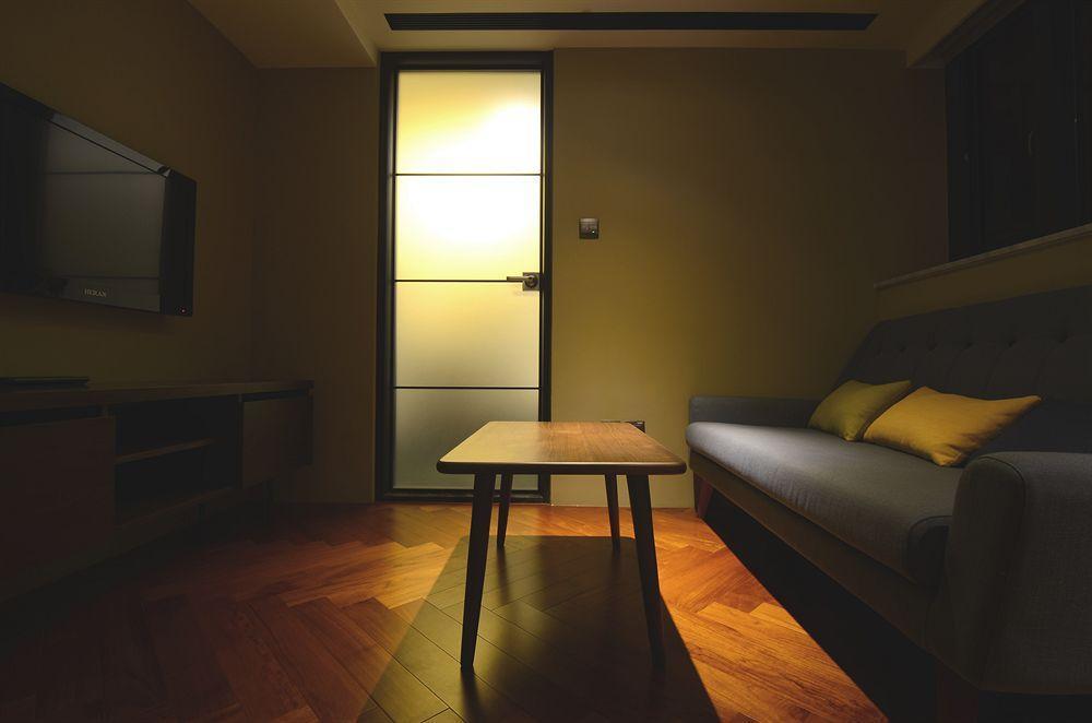Reddot Hotel Taichung Bagian luar foto